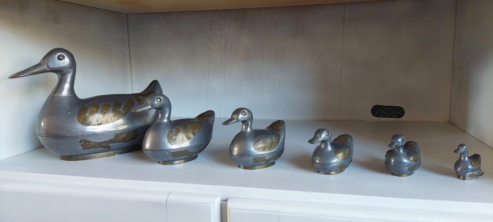Set van 6 tinnen eenden met messing details, Antiek en Kunst, Ophalen of Verzenden