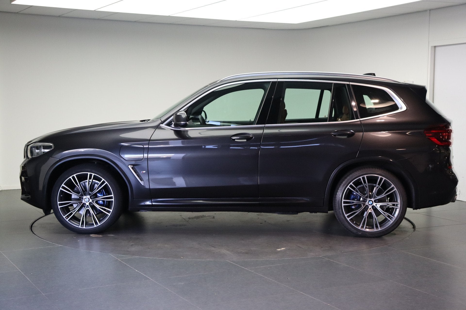 BMW X3 xDrive30e M Sport Automaat / Sportstoelen / Adaptieve, Auto's, Gebruikt, Bedrijf, Vierwielaandrijving, 129 €/maand