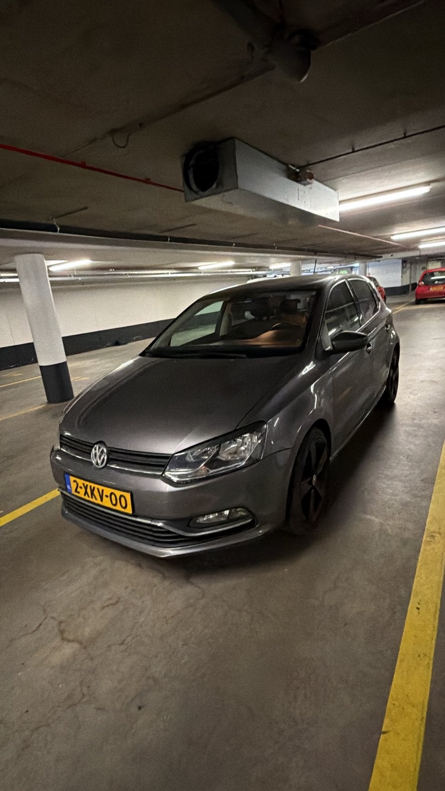 Volkswagen Polo 1.2 TSI 66KW 2014 Grijs, Auto's, 40 €/maand, 4 cilinders, Origineel Nederlands, Handgeschakeld
