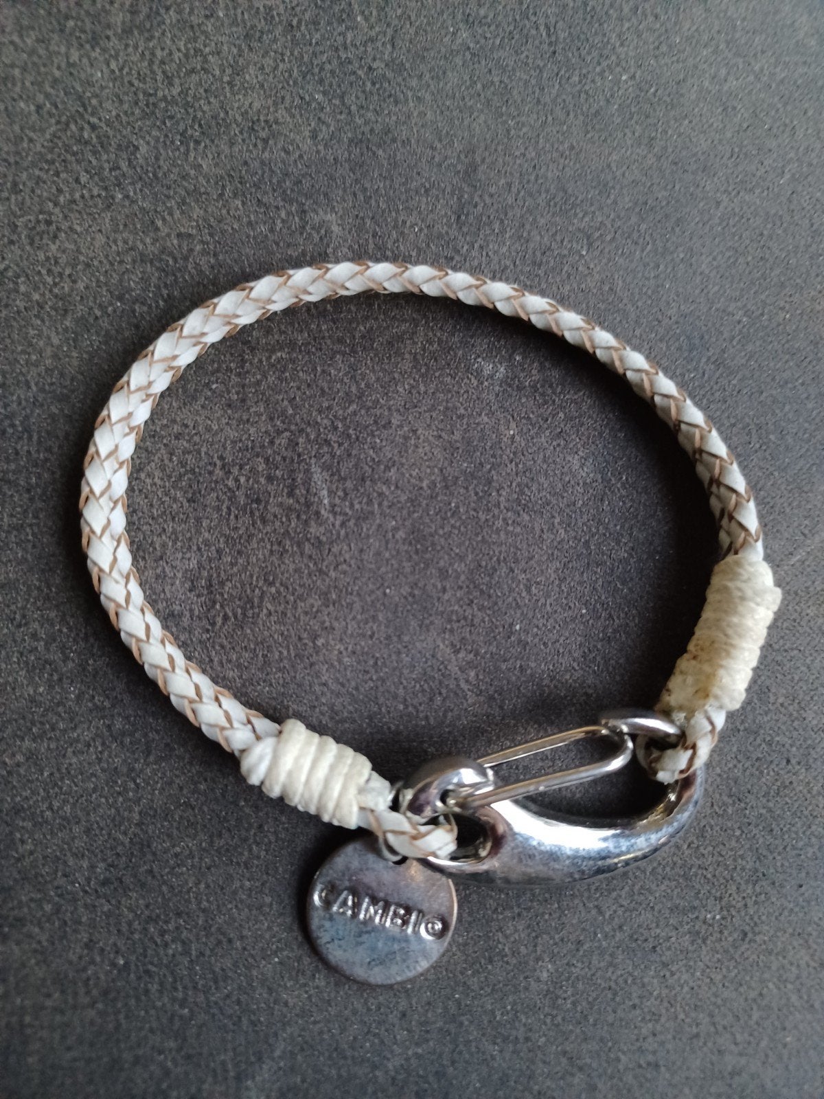 Gevlochten Leren Armband met Zilverkleurige Sluiting, Gebruikt, Verzenden, Wit, Leer