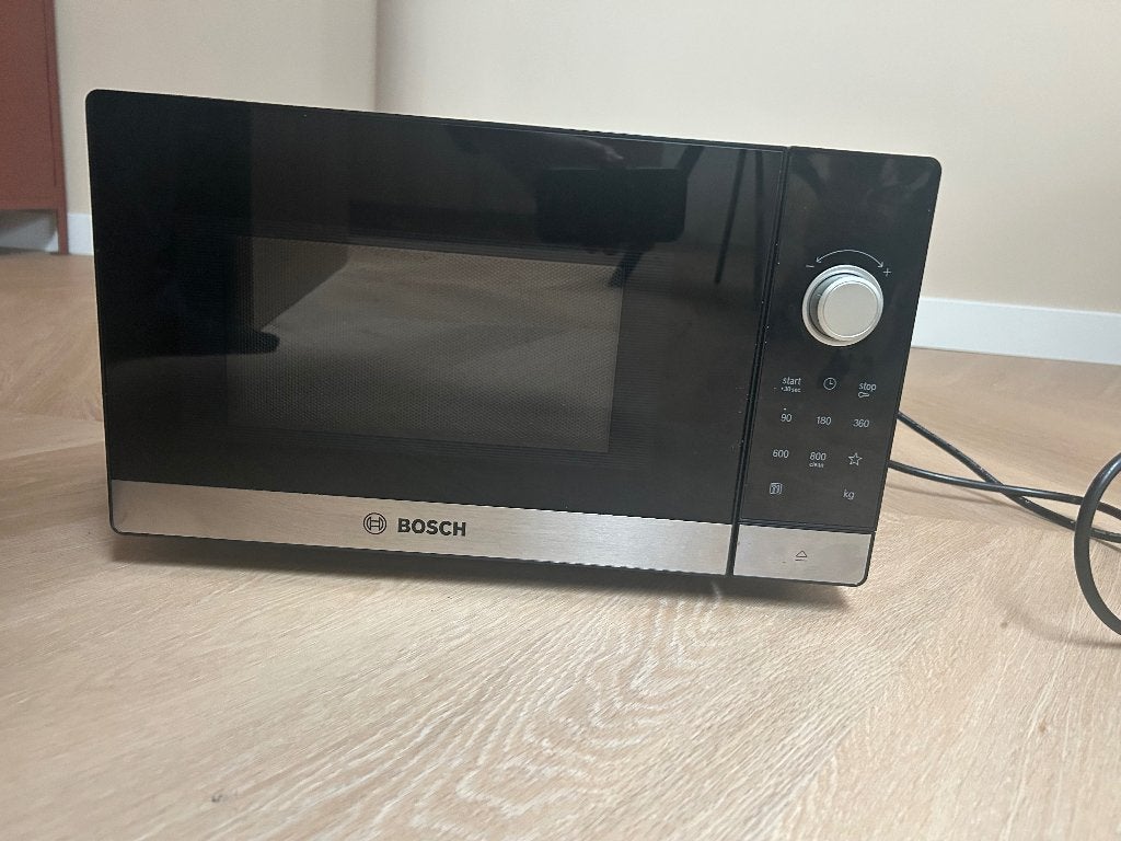 Als nieuw Magnetron Bosch FFL023MS2, Witgoed en Apparatuur, Ophalen, Minder dan 45 cm, Draaiplateau, Vrijstaand