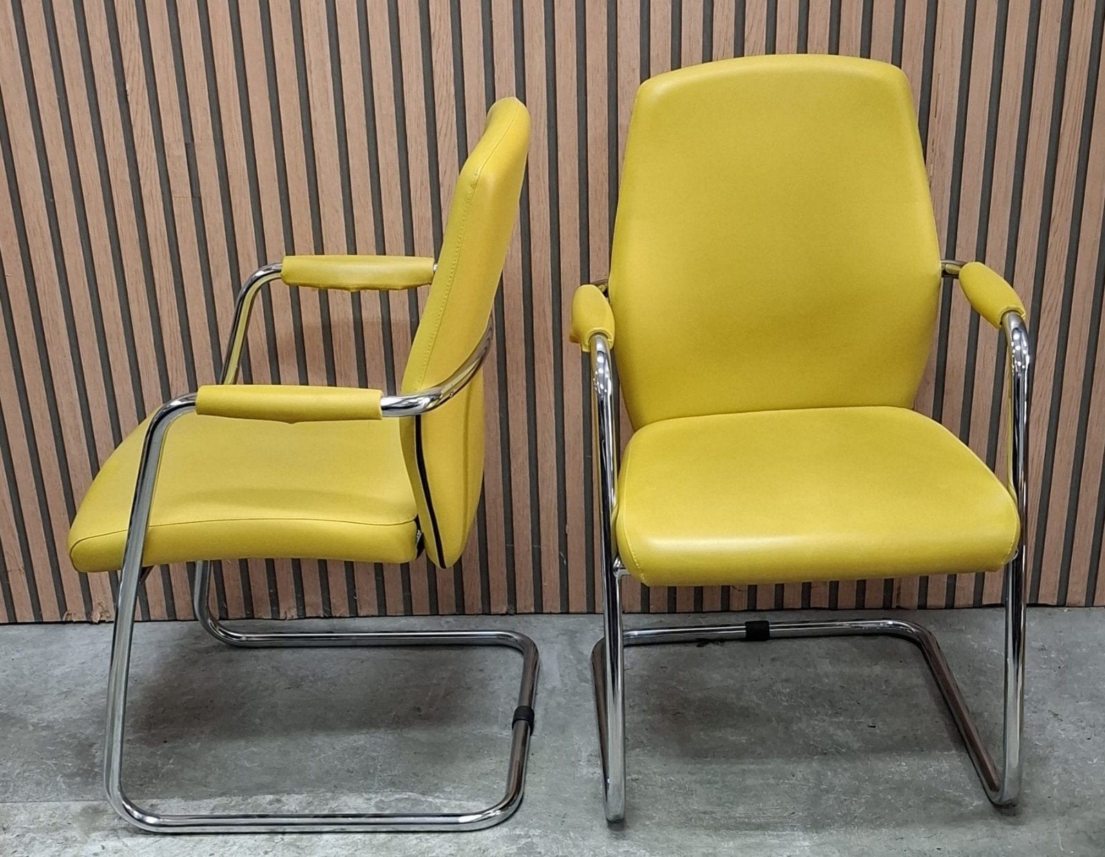 2 x Sitland vergaderstoelen geel kantine kantoor stoelen, Ophalen of Verzenden, Zo goed als nieuw, Vijf, Zes of meer stoelen