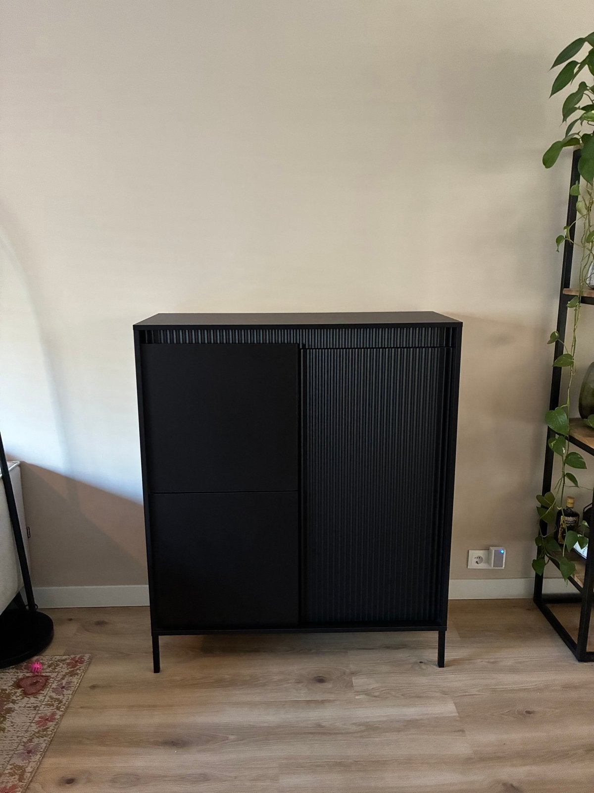 Meubella Dressoir Saran kast - Mat zwart - Hoog - 104 cm, Ophalen, Overige materialen, 100 tot 150 cm, Zo goed als nieuw