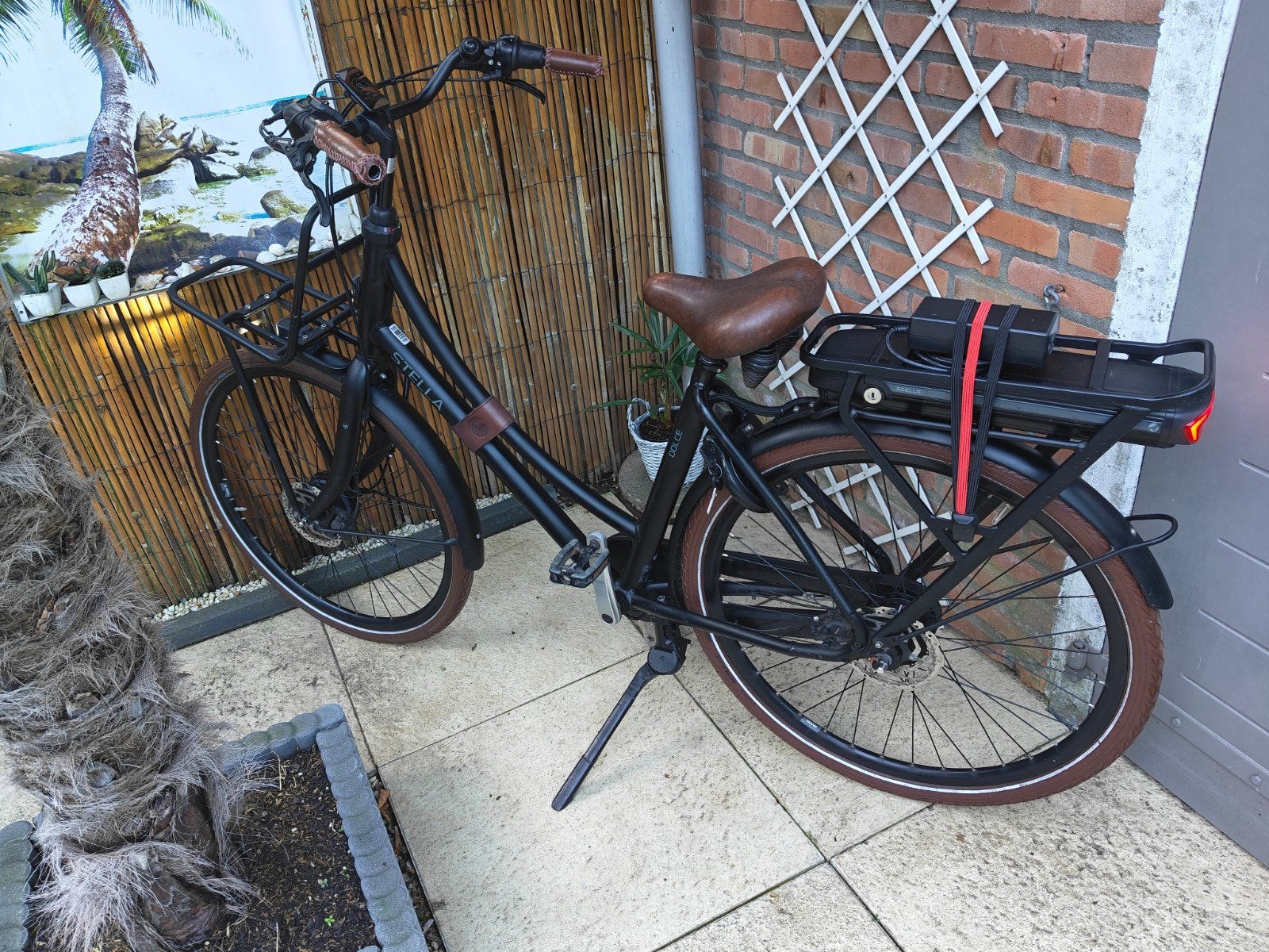 Stella 2024 type Dolce matt zwart kleuren display schijfrem, Ophalen, Stella, Versnellingen, Zo goed als nieuw