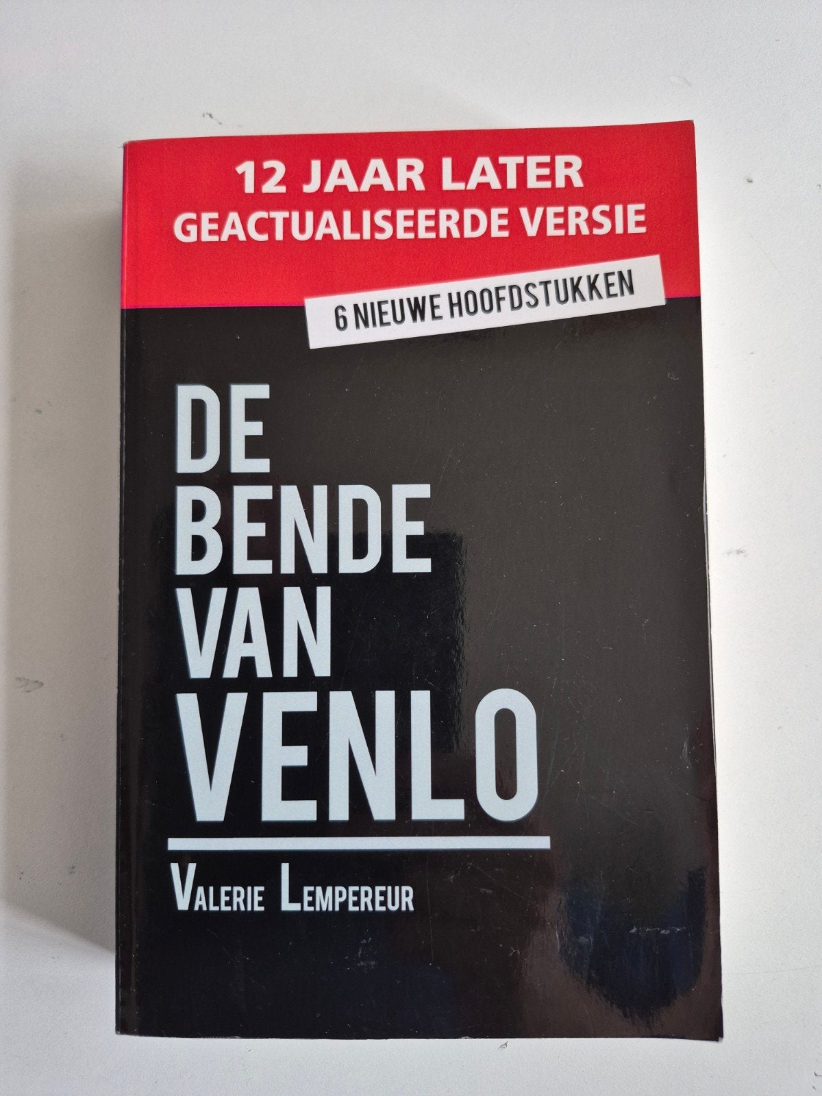 De Bende van Venlo - Valerie Lempereur (Geactualiseerd), Boeken, Ophalen of Verzenden, Zo goed als nieuw, Valerie Lempereur