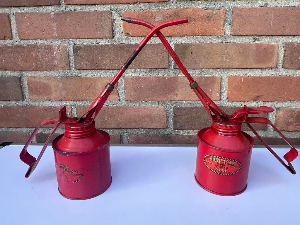 2 Burracan olie kan vintage Engeland garage industrieel, Antiek en Kunst, Antiek | Gereedschap en Instrumenten, Ophalen of Verzenden