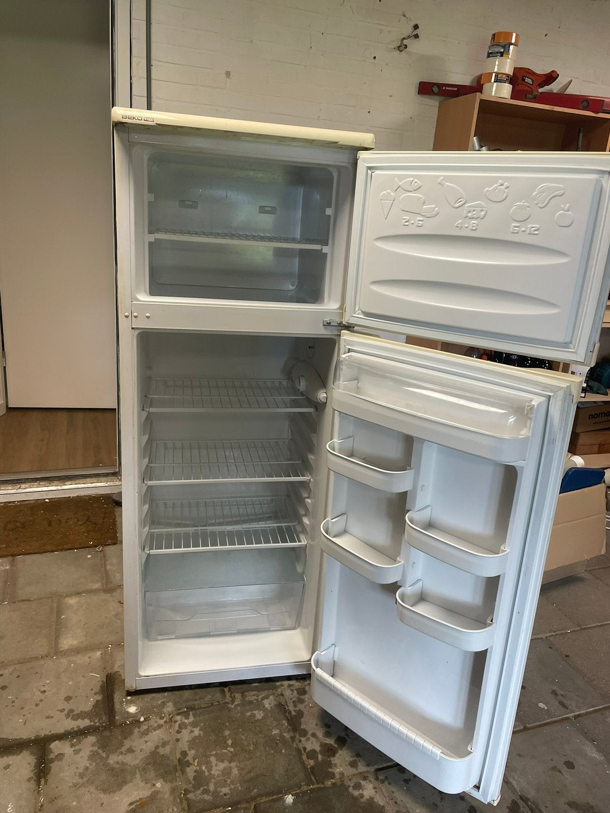 BEKO koelkast, Witgoed en Apparatuur, Koelkasten en IJskasten, Ophalen, Gebruikt, 100 tot 150 liter, Met aparte vriezer