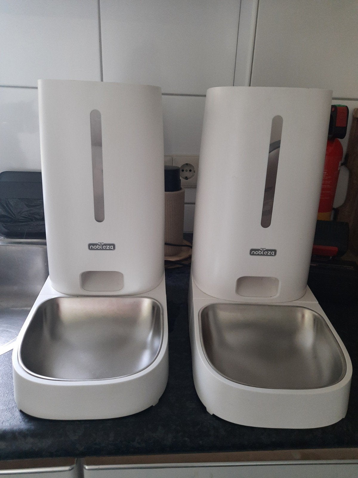 2x Nobleza automatische voerbakken 4L wit, Ophalen, Automatisch, Gebruikt