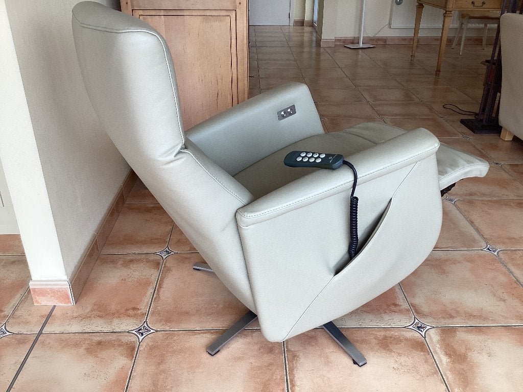 Prachtige sta-op relax Prominent(3 motoren) maat SMAL, Ophalen, Minder dan 75 cm, Leer, Zo goed als nieuw