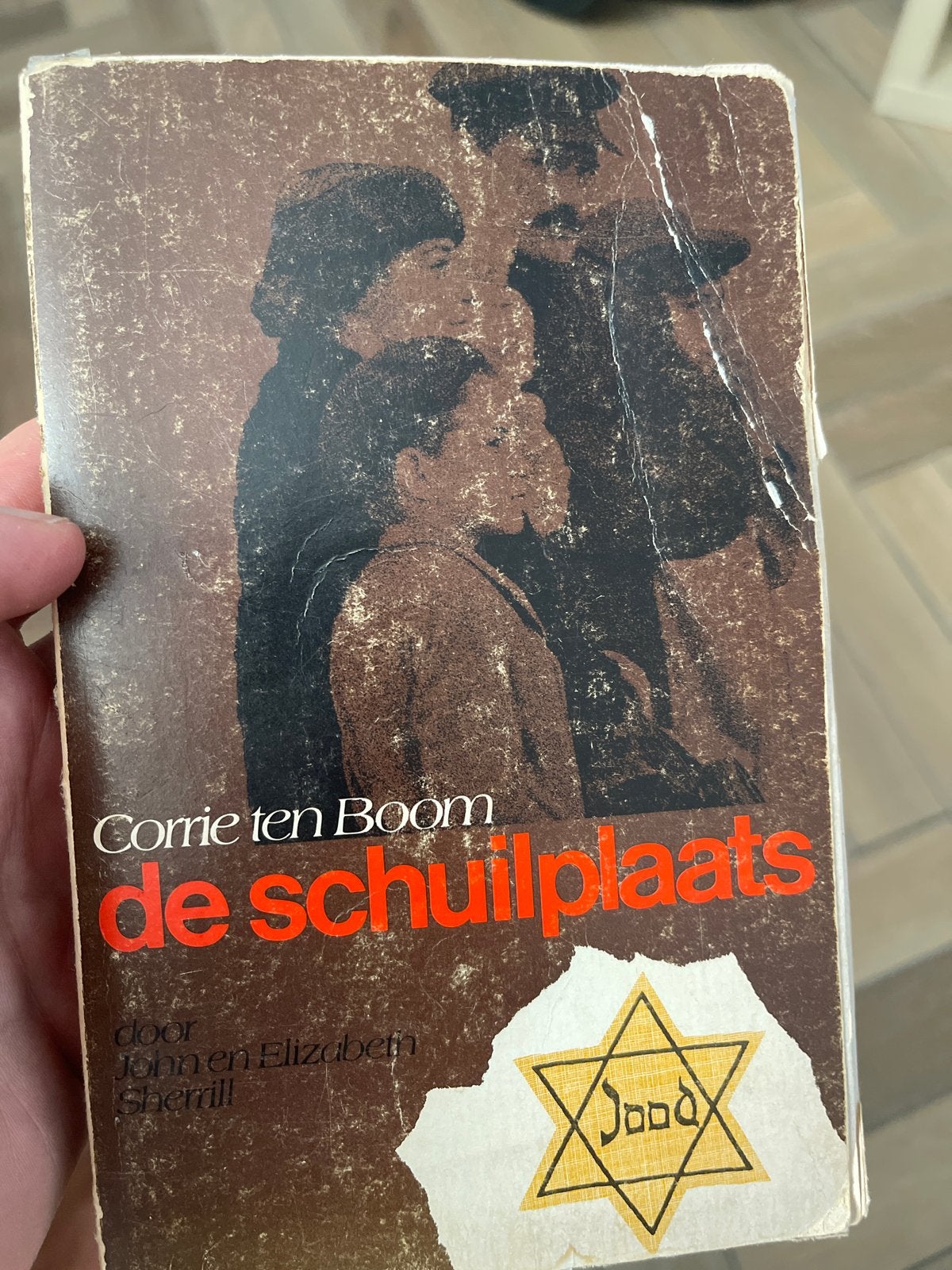 De Schuilplaats - Corrie ten Boom (Vintage Boek), Verzenden, Gelezen, Nederland