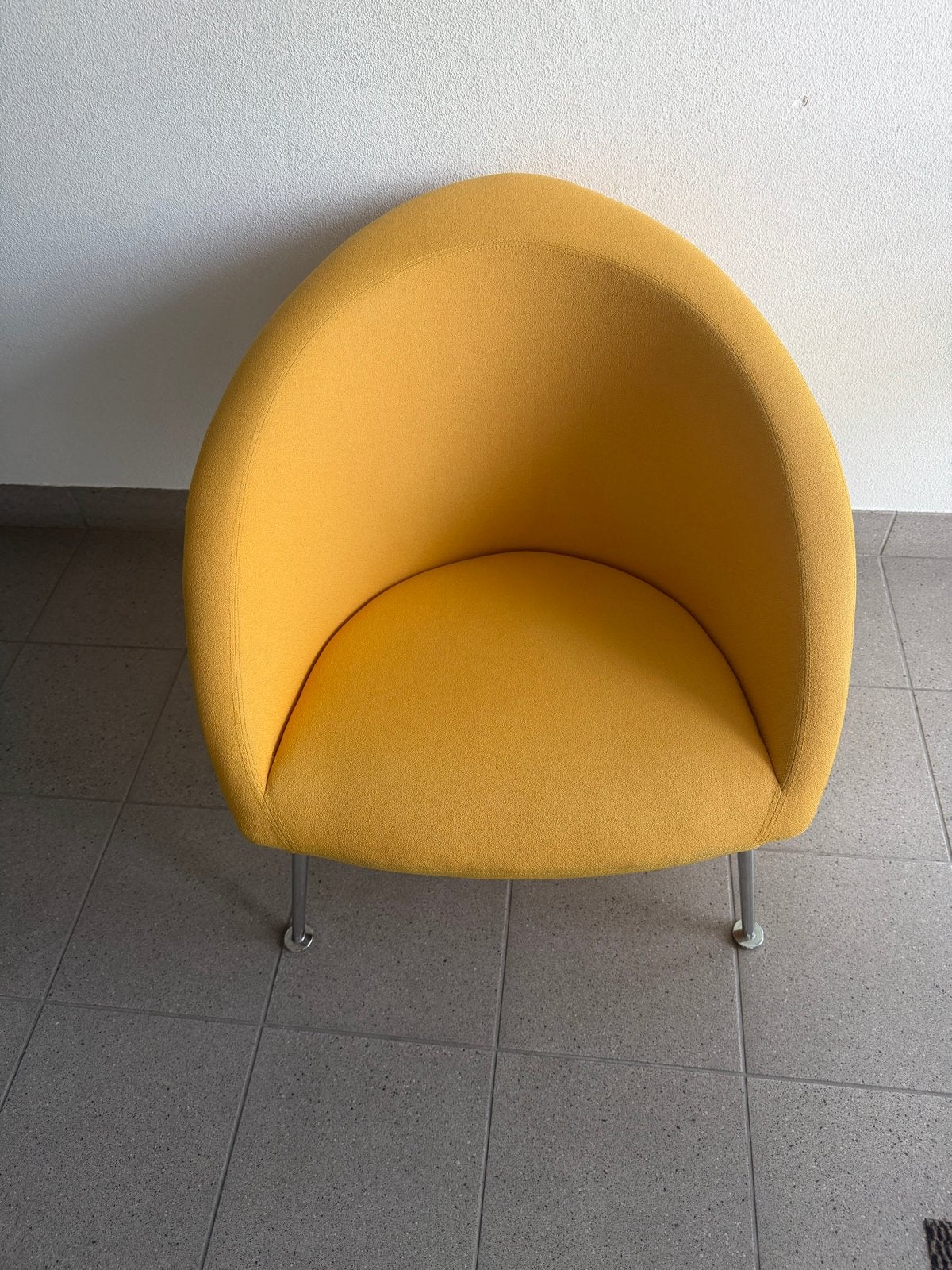 Artifort Hanna fauteuil - René Holten - Geel of Rood., Ophalen, 75 tot 100 cm, Zo goed als nieuw, Stof