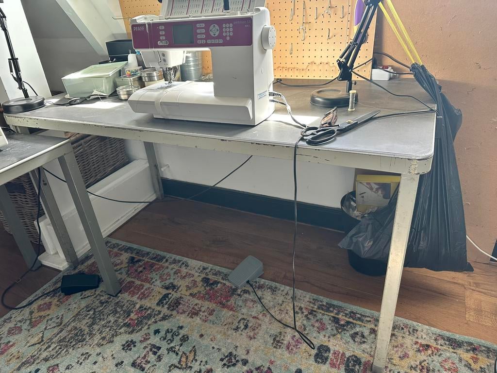 Stevige stalen tafel of bureau in gispen stijl, Ophalen of Verzenden, Zo goed als nieuw, Rechthoekig, 50 tot 100 cm