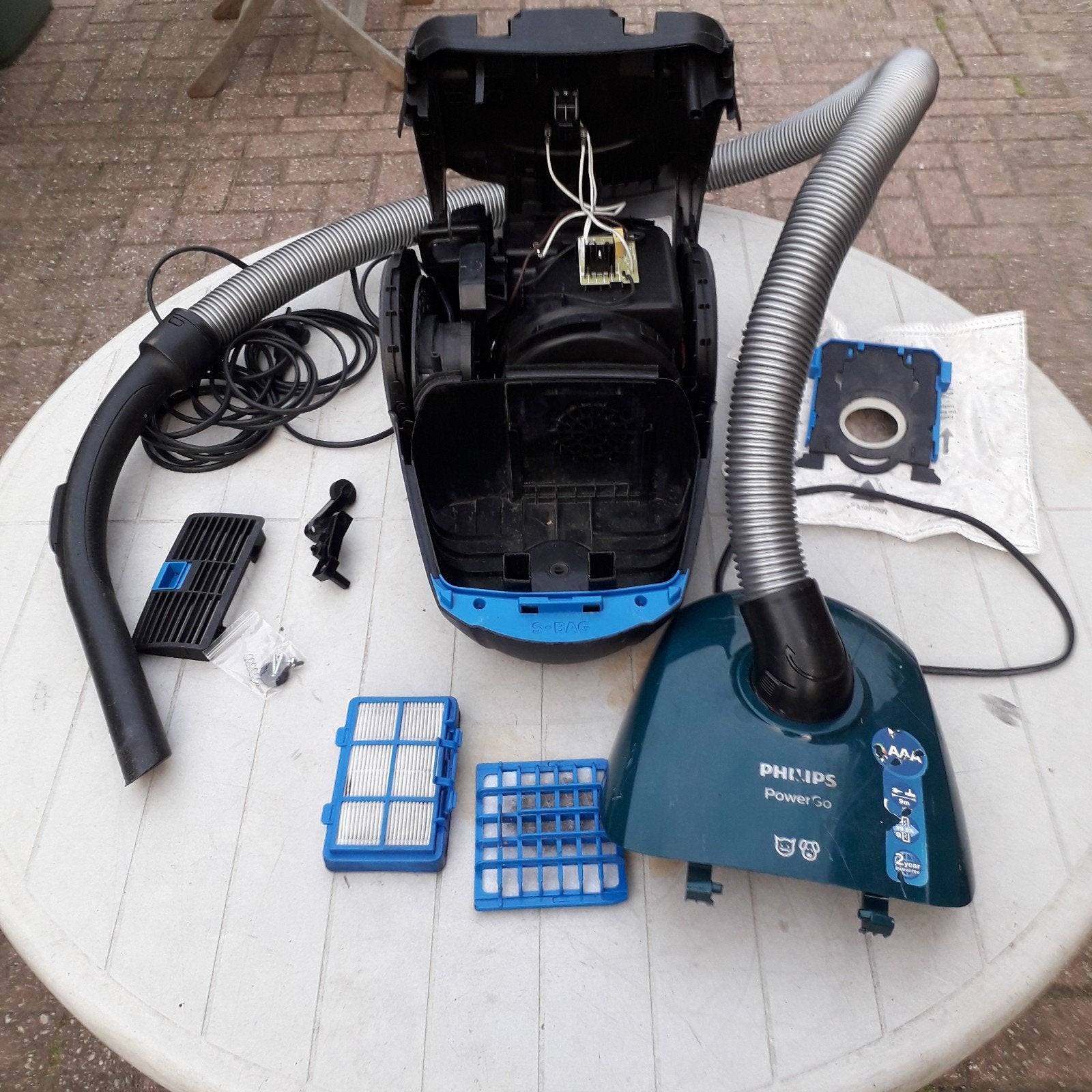Philips PowerGo FC8246/09 750W - Voor onderdelen, Ophalen