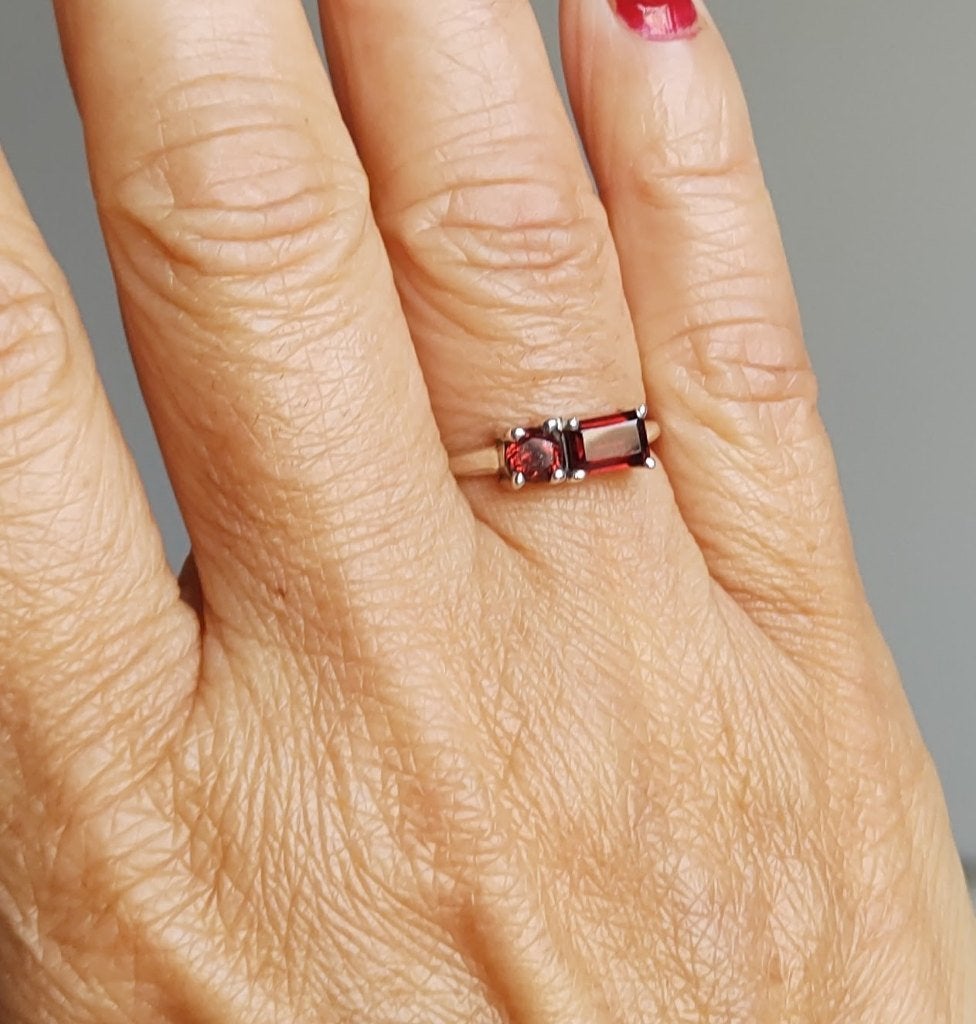 925 zilveren 2 stenen ring met natuurlijke Granaat steen, O.T., Nieuw, Ophalen of Verzenden, Kleiner dan 17
