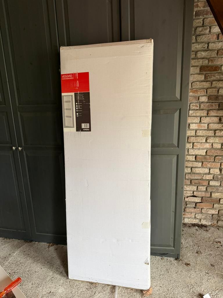 badkamerradiator Vesuvius, Doe-het-zelf en Verbouw, Verwarming en Radiatoren, Radiator, Nieuw, Ophalen of Verzenden, 60 tot 150 cm