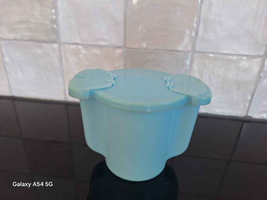TUPPERWARE turkooisblauwe melkkan, Ophalen of Verzenden, Huis en Inrichting