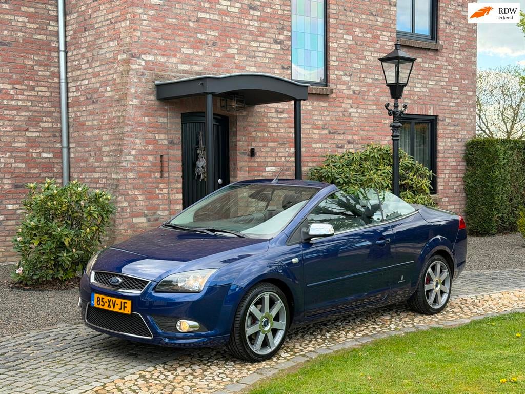 Ford Focus Coupé-Cabriolet 1.6-16V Edition 18 inch mooi!, 1596 cc, Gebruikt, Stoelverwarming, 4 cilinders