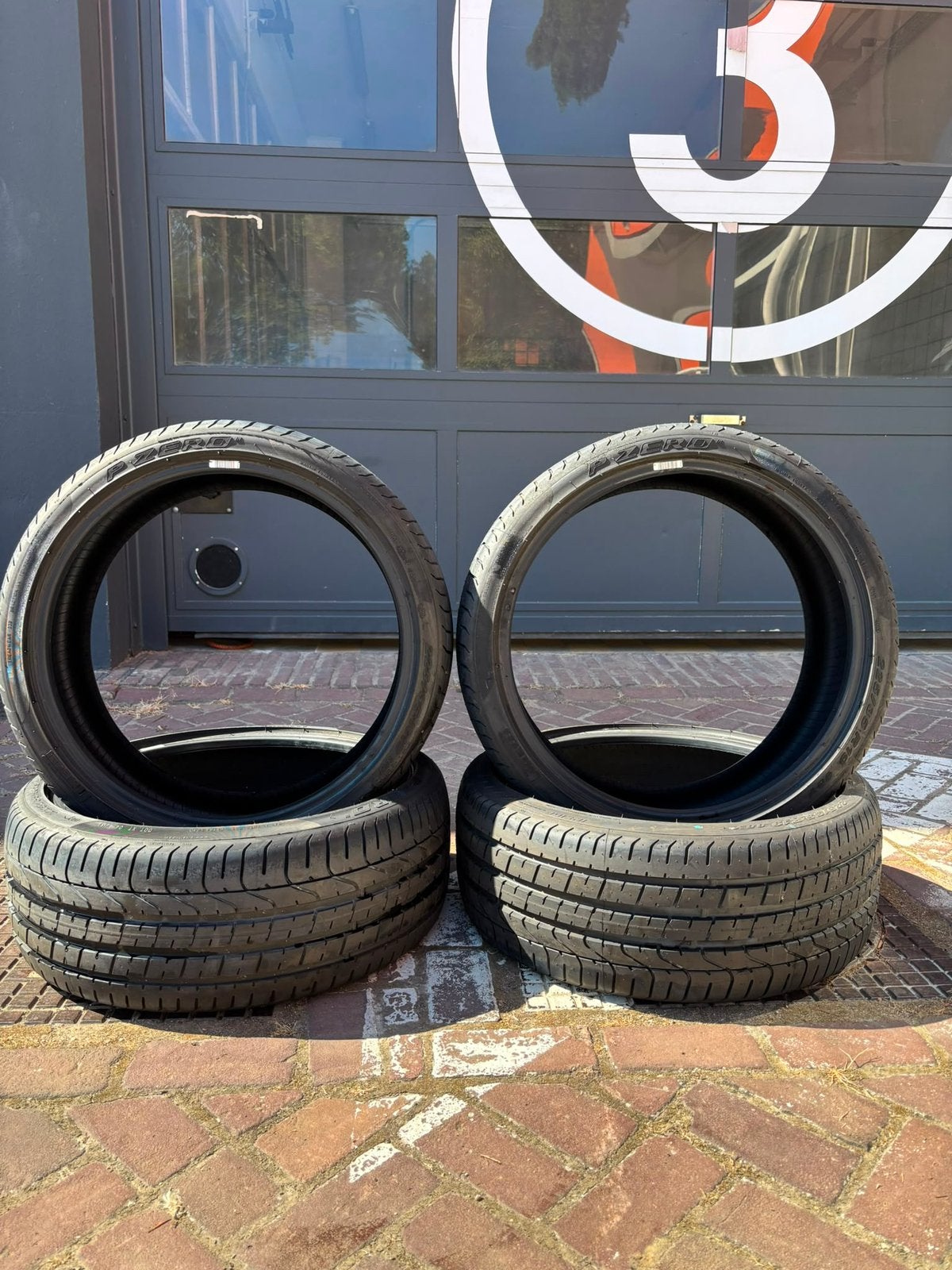 4x Pirelli P Zero 225 35 R19 banden, Auto diversen, Autosport-onderdelen, Ophalen, Zo goed als nieuw