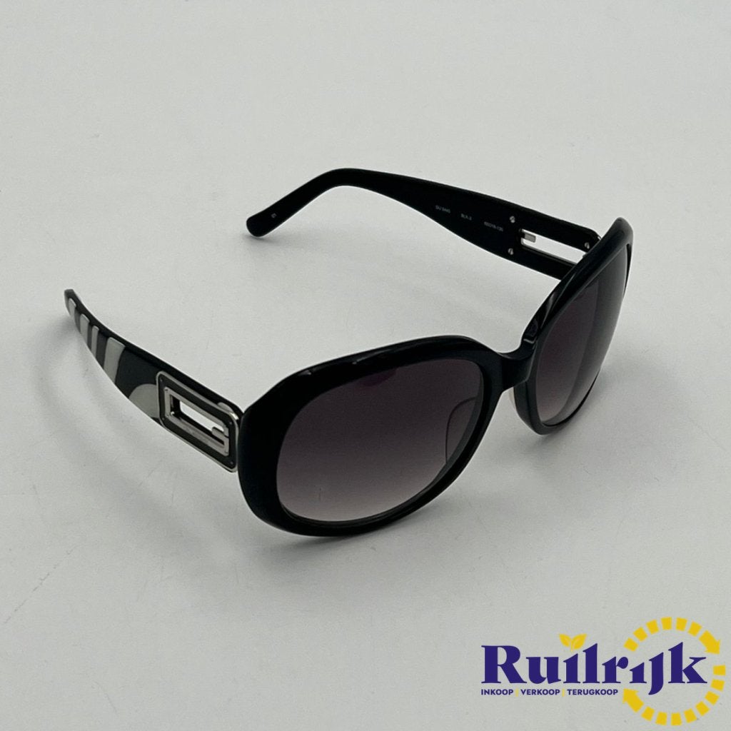 GUESS GU 6445 zonnebril dames - Nette staat compleet, Guess, Zo goed als nieuw, Support@guess.com, 1444 South Alameda St
Los Angeles, CA 90021
USA