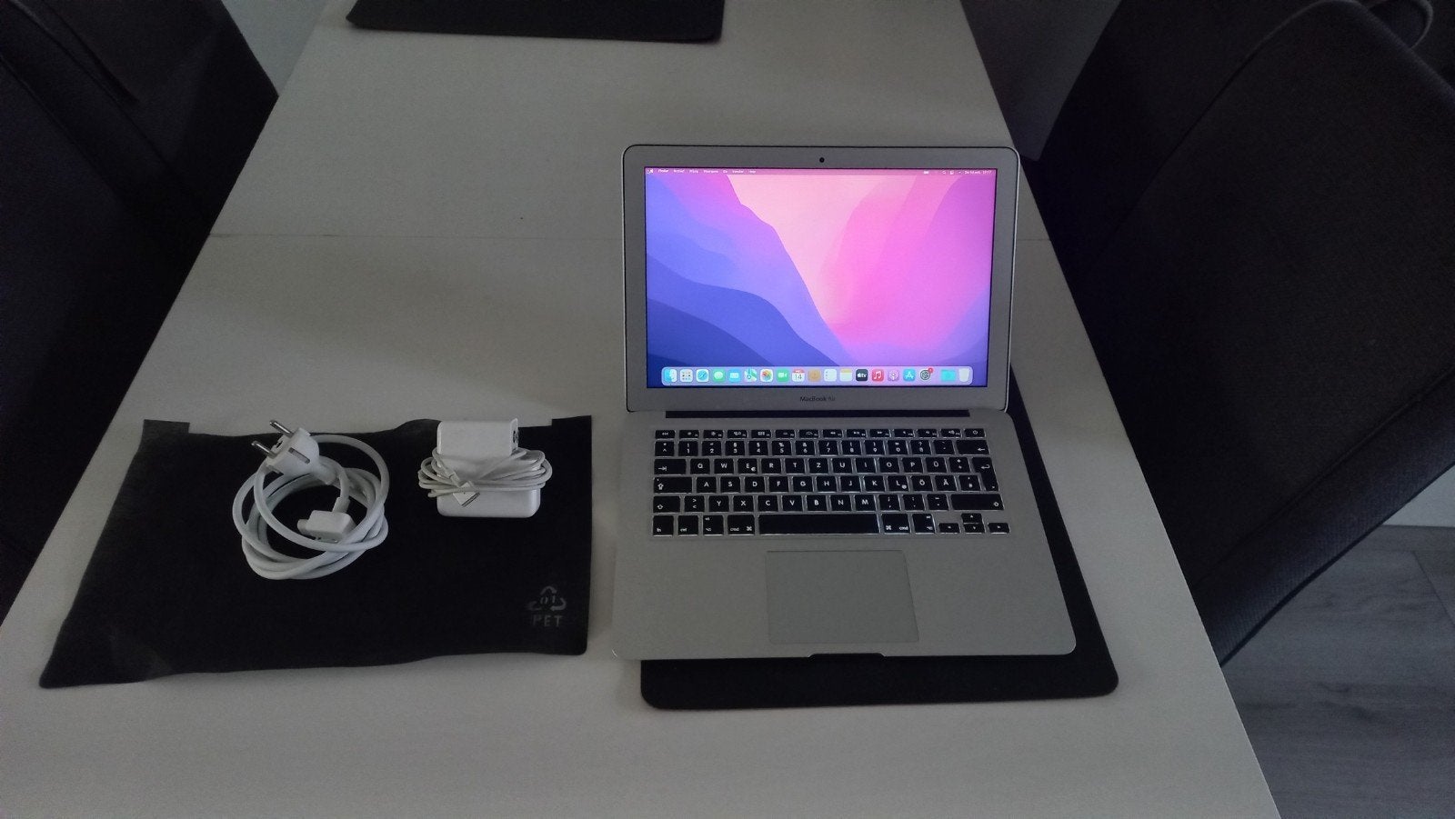 Nette MacBook met i7 processor en adapter, Computers en Software, Gebruikt, 8 GB, Ophalen of Verzenden, MacBook