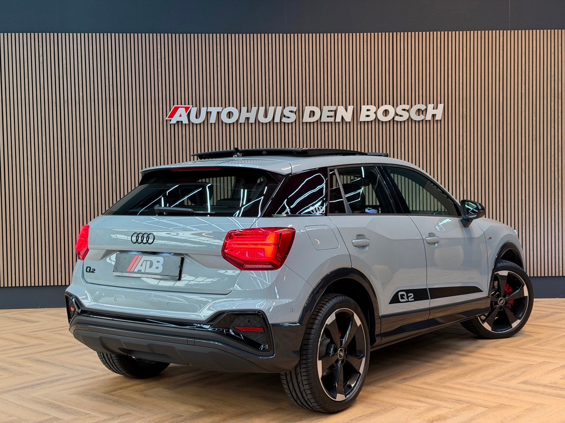 Audi Q2 35 TFSI S Line |Pano|Matrix|Ambiance|B&O|ACC|Keyless, 4 cilinders, 150 pk, Bedrijf, 690 kg