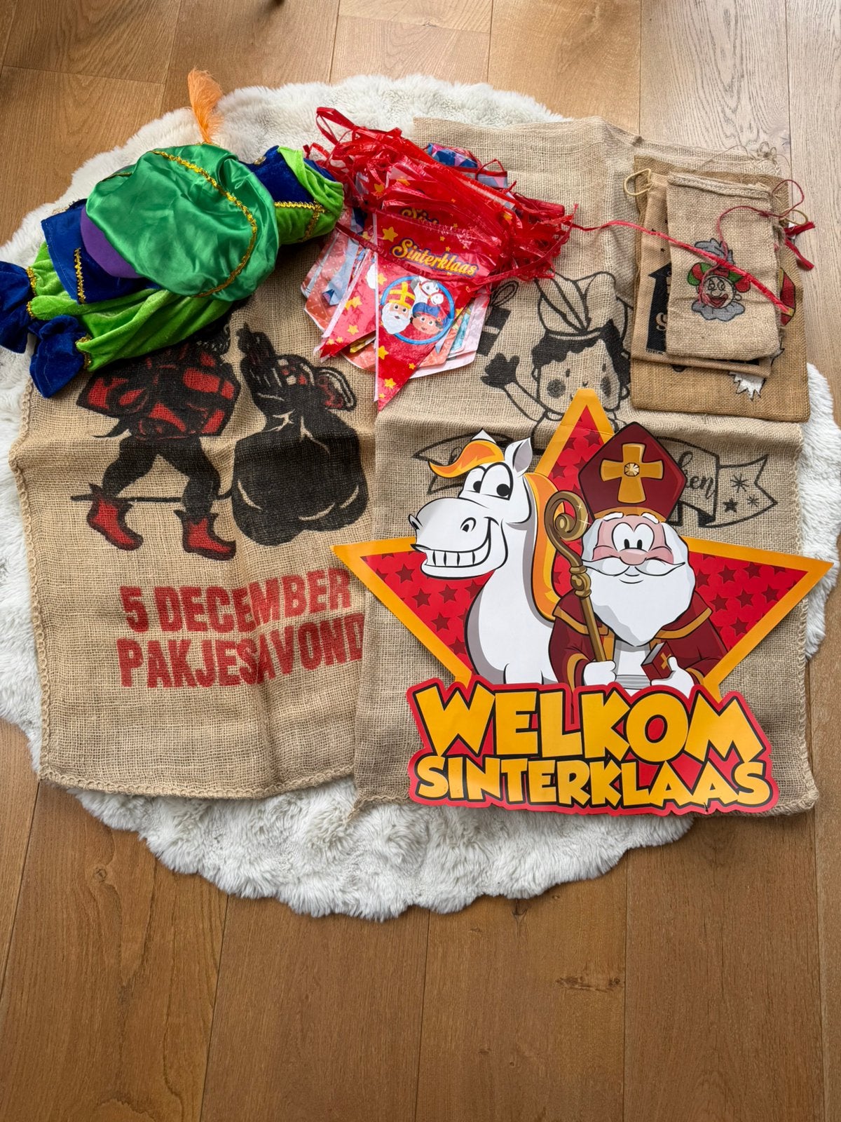 Sinterklaas pakket | pakje, vlaggetjes, zakken, Ophalen of Verzenden, Gebruikt