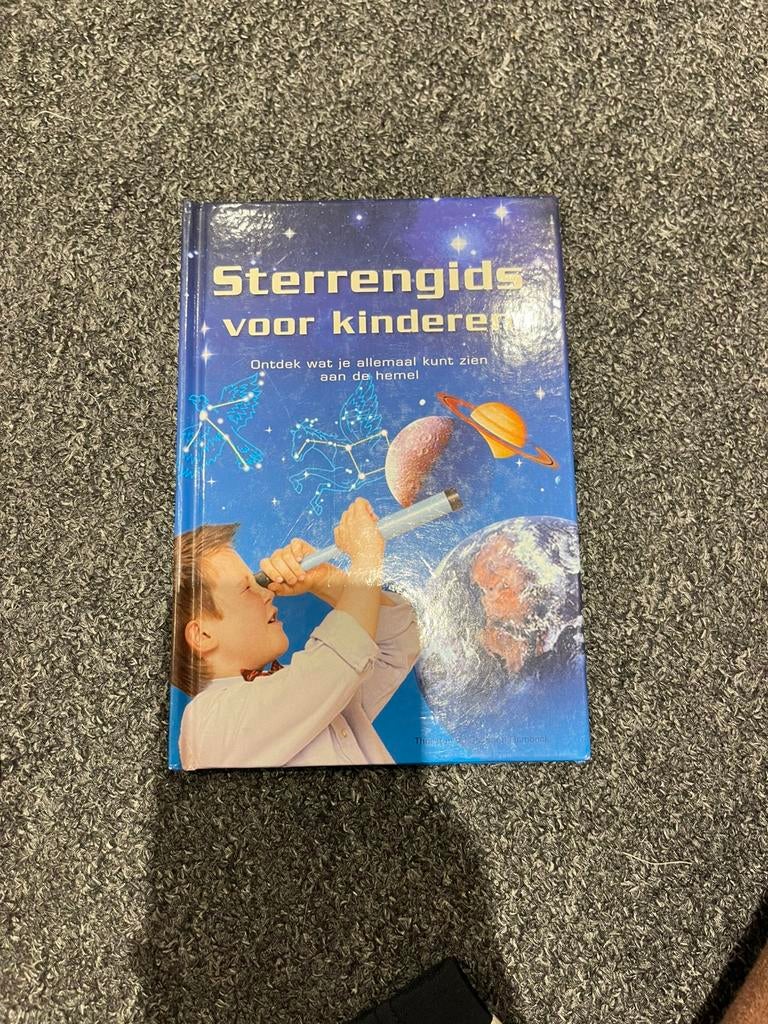 Boek Sterrengids voor kinderen, Boeken, Ophalen of Verzenden, Gelezen, Overige uitgevers, Nederlands