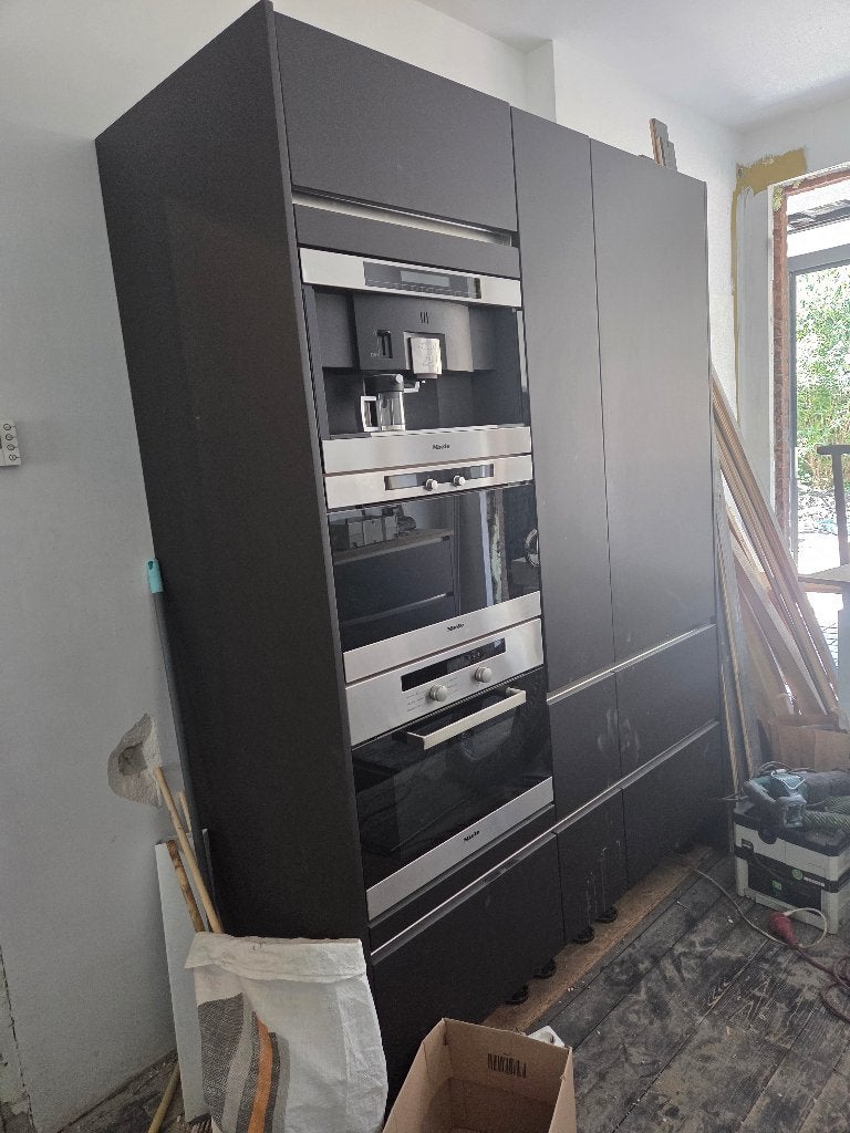 Gehele keuken met Miele inbouwapparatuur set in kastenwand, Ophalen, Gebruikt, Zwart, Dubbelwandige keuken