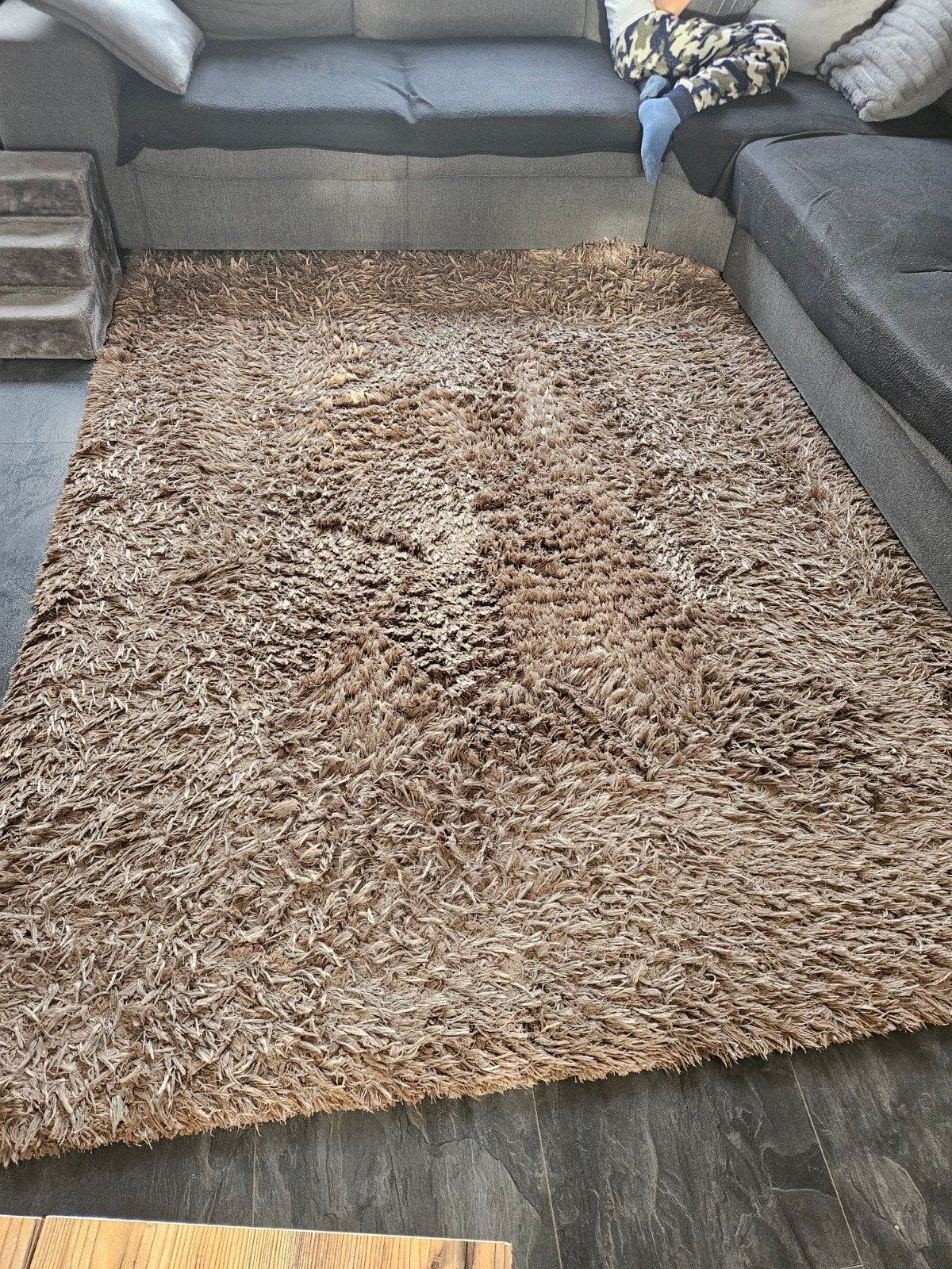 Mooi hoogpolig vloerkleed in taupe kleur, Hoogpolig, 150 tot 200 cm, 200 cm of meer, Ophalen of Verzenden