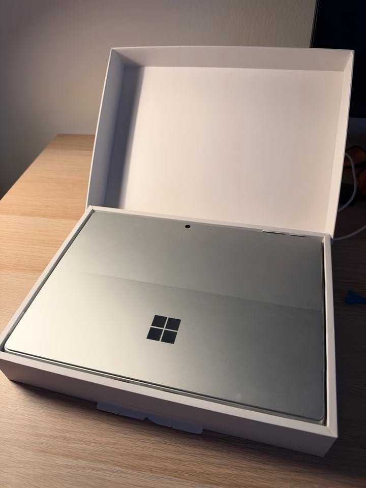 Microsoft Surface Pro 11 Snapdragon X Plus 16GB 256GB, 256 GB, Qwerty, 13 inch, Met touchscreen