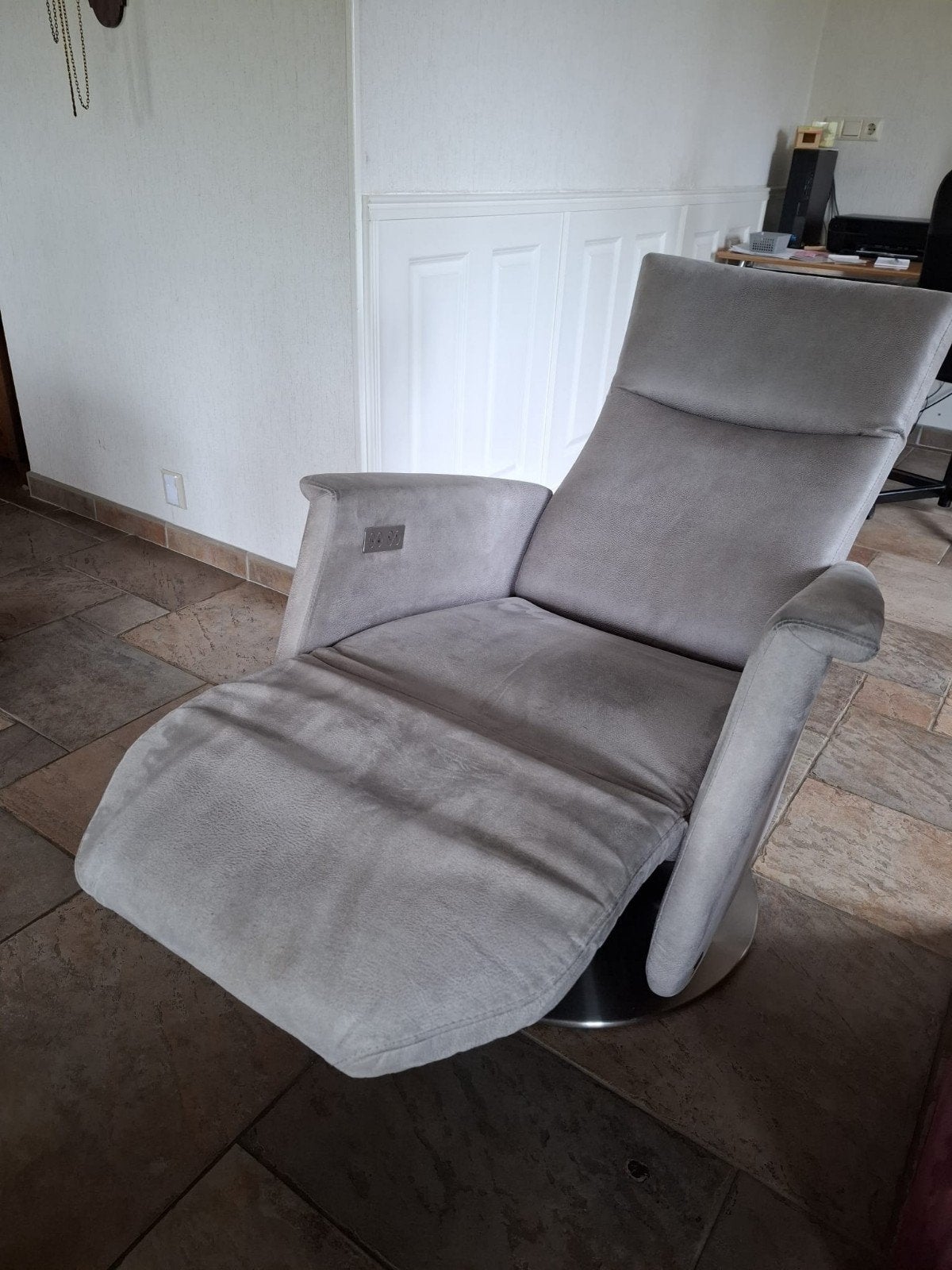 Prominent sta-op relaxstoel Nubuckleer, Ophalen, Minder dan 75 cm, Leer, Zo goed als nieuw