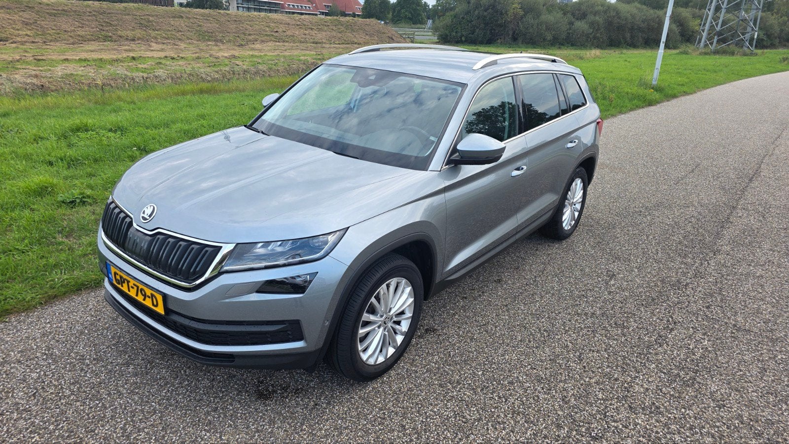 Skoda Kodiaq 2.0 TSI Business line 180pk Dsg-7 4x4 2017 Grij, Auto's, Automaat, Dealer onderhouden, Zwart, 1984 cc