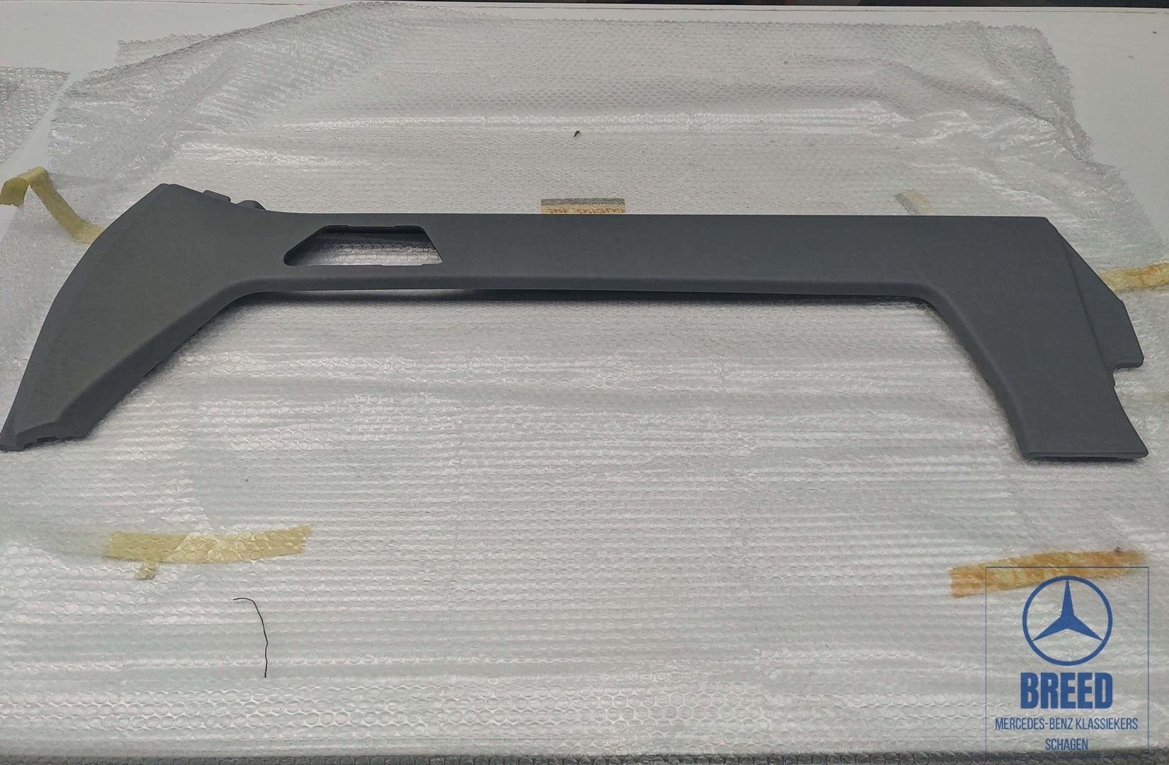 NOS bovenlijst deurpaneel rechts grijs Mercedes W124 coupé, Auto-onderdelen, Interieur en Bekleding, Mercedes-Benz, Nieuw, Ophalen of Verzenden