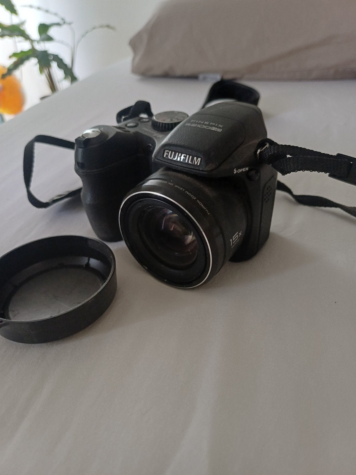Fujifilm FinePix S2100 Bridgecamera - 10.0 MP, 15x Zoom, Gebruikt, Lensdop, Ophalen of Verzenden, Fujifilm