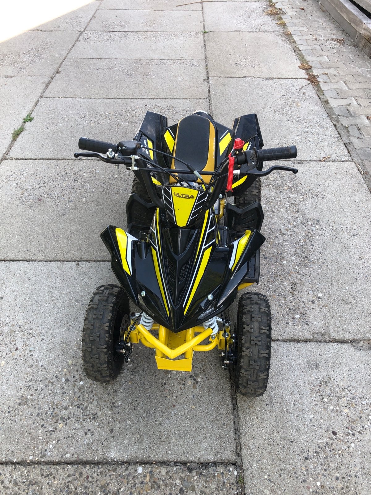 Kinderquad 49cc - Zwart/Geel of Zwart/Roze, Ophalen of Verzenden