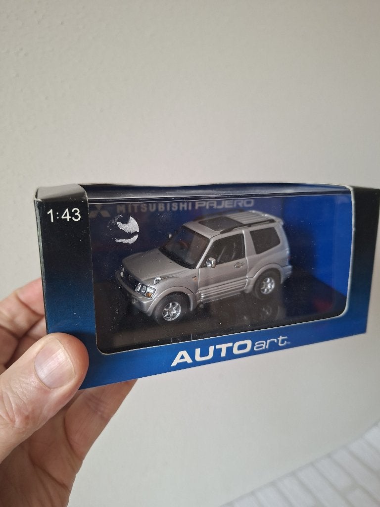 Mitsubishi Pajero EVO 1999 SWB 2DRS 1:43 AUTOart 57113, Ophalen of Verzenden, Zo goed als nieuw, Auto