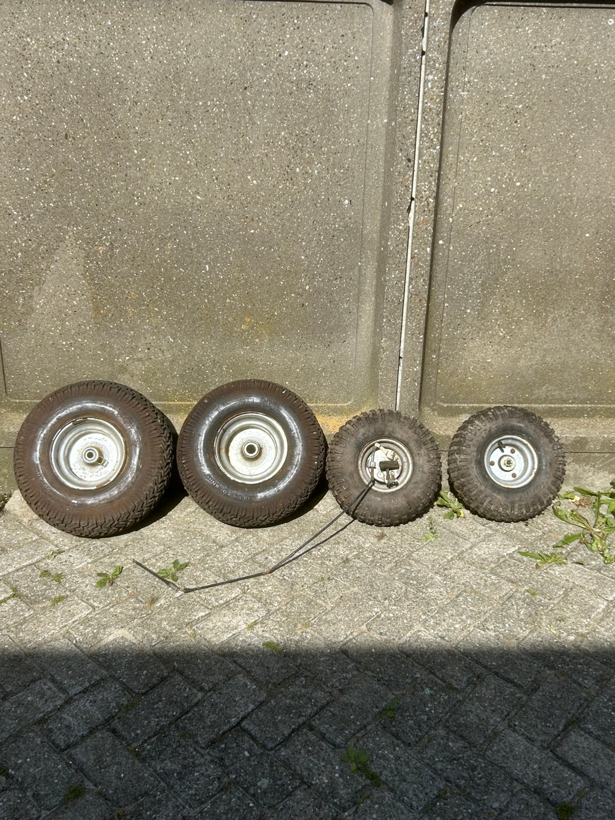 Zitmaaier banden, Tuin en Terras, Zitmaaiers, Ophalen, Gebruikt, Minder dan 90 cm