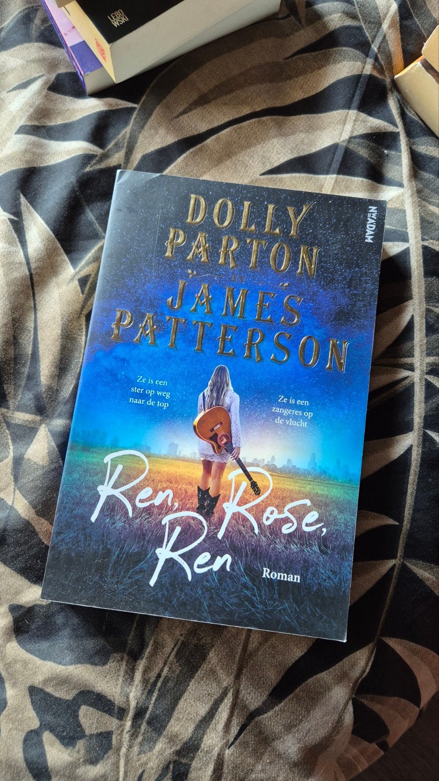 Ren, Rose, Ren - Dolly Parton & James Patterson Roman, Ophalen of Verzenden, Zo goed als nieuw, Dolly Parton, James Patterson