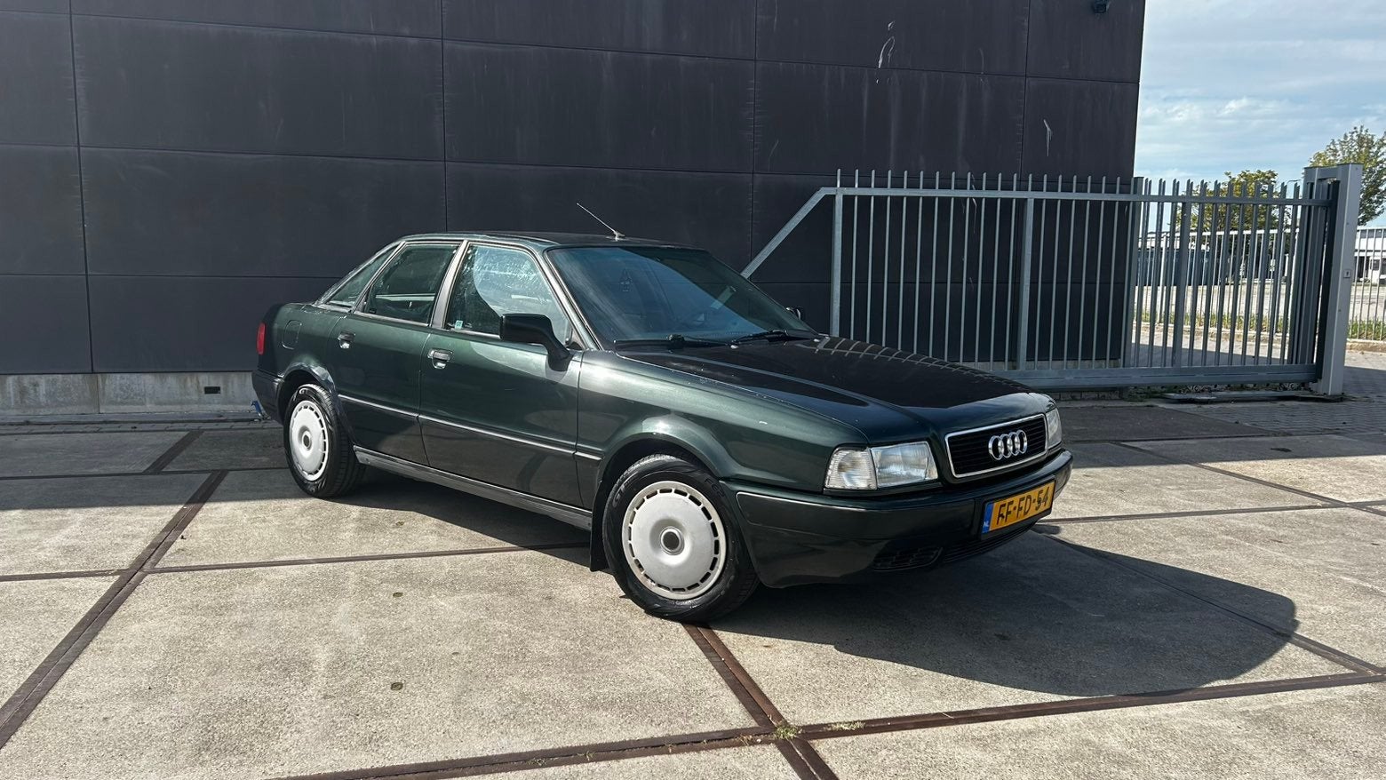 Audi 80 2.0 E 66KW U9 1992 Nieuwe APK, Voorwielaandrijving, 1160 kg, Stof, Beige