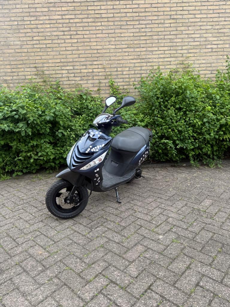 Piaggio zip 2t, Fietsen en Brommers, Scooters | Piaggio, Zo goed als nieuw, Zip, Tweetakt, Ophalen of Verzenden