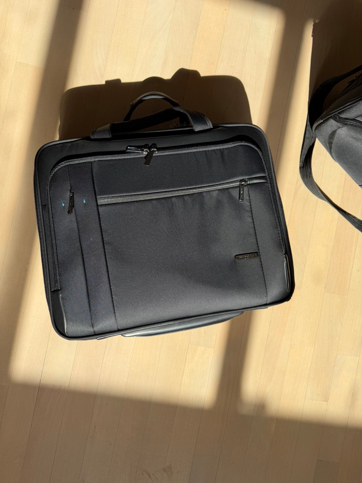 Samsonite kledingtrolley / garment bag op wielen, Computers en Software, Laptoptassen, Ophalen, 17 inch of meer, Zo goed als nieuw