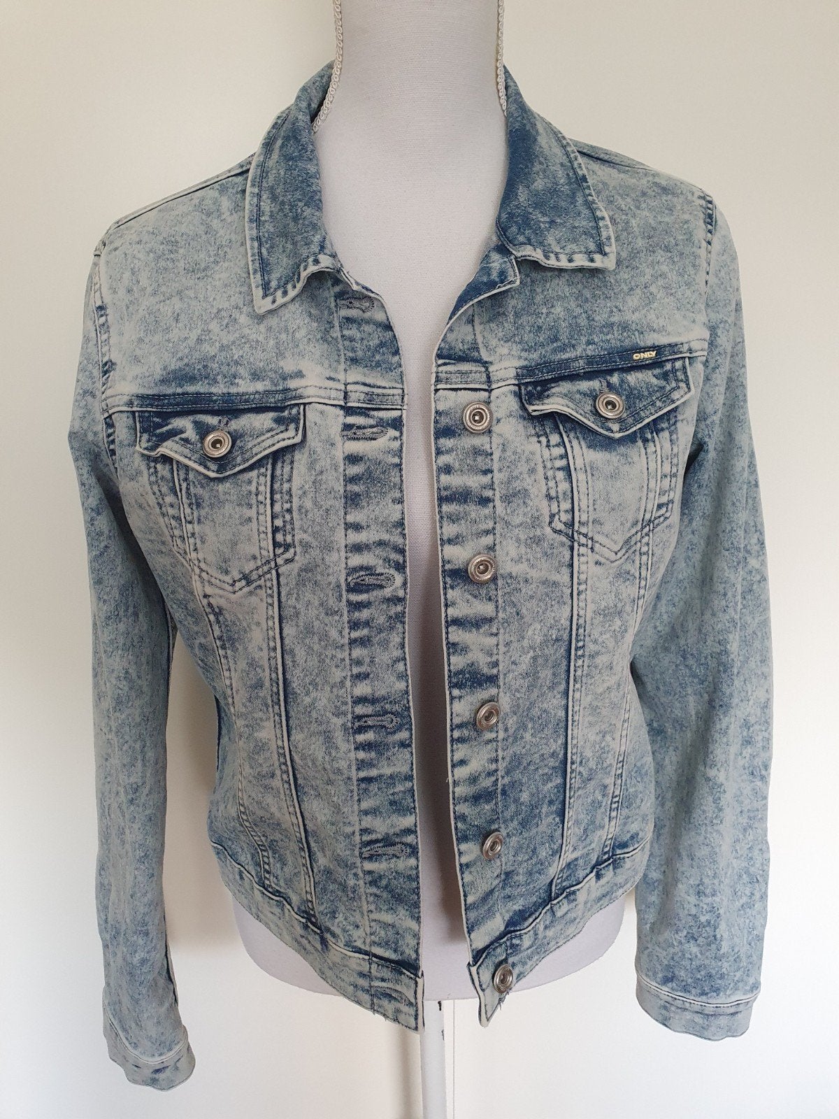 Licht blauw spijkerjasje van Only maat 42., Kleding | Dames, Only, Blauw, Maat 42/44 (L), Ophalen of Verzenden