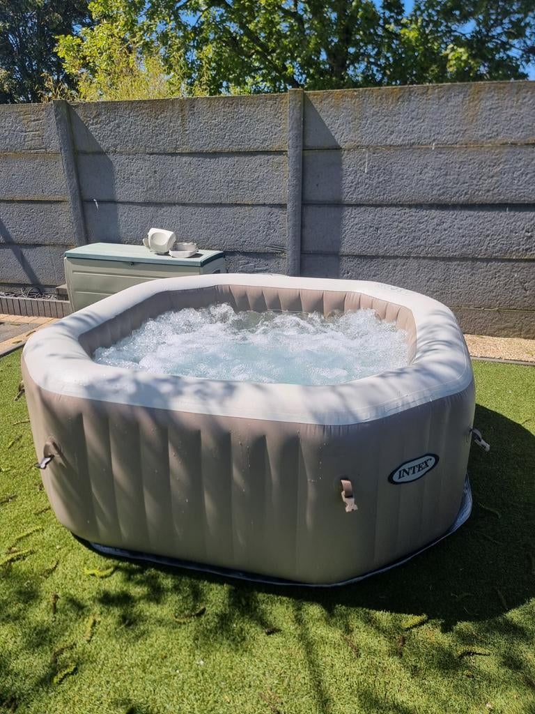Opblaasbare Intex jacuzzi 6 hoekig met accessoires, Ophalen of Verzenden