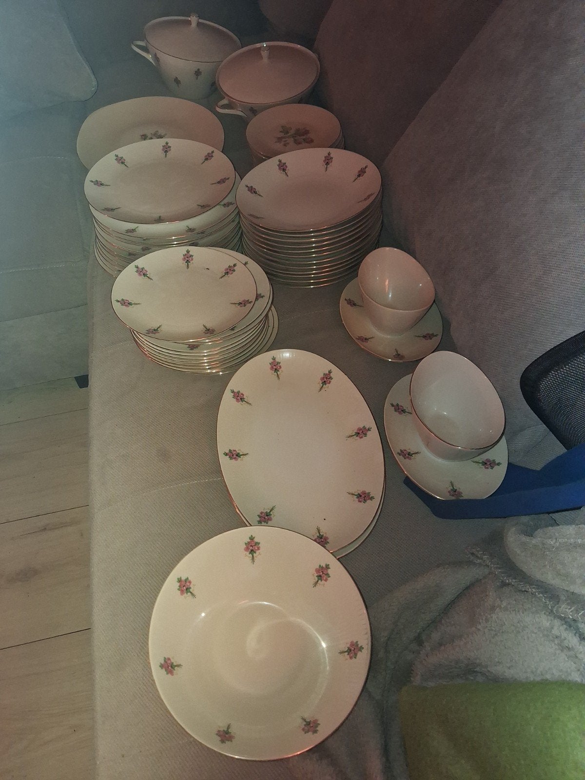 Vintage Servies met Roze Bloemetjes - Compleet, Ophalen, Gebruikt, Overige merken, Vintage
