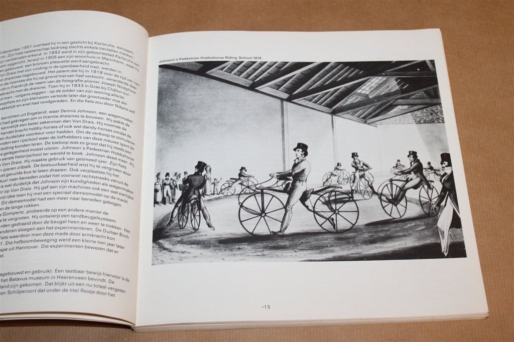 De Fiets — Kunst en Tentoonstellingscatalogus Boymans, Ophalen of Verzenden, Gelezen