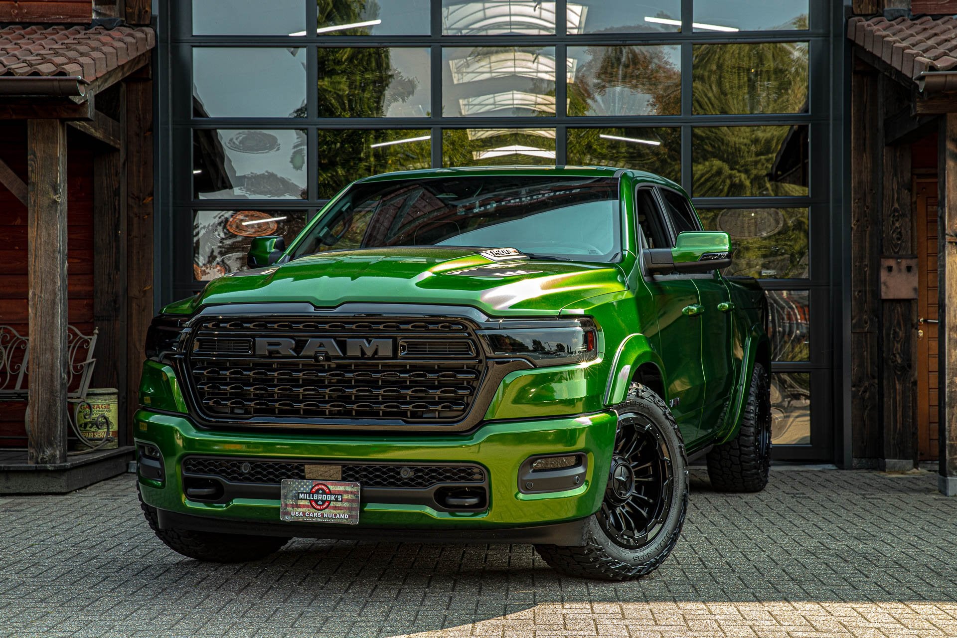 Dodge Ram 1500 Limited Greenhulkane 540 PK Greenhulkane, Automaat, 4 stoelen, Zwart, Leder