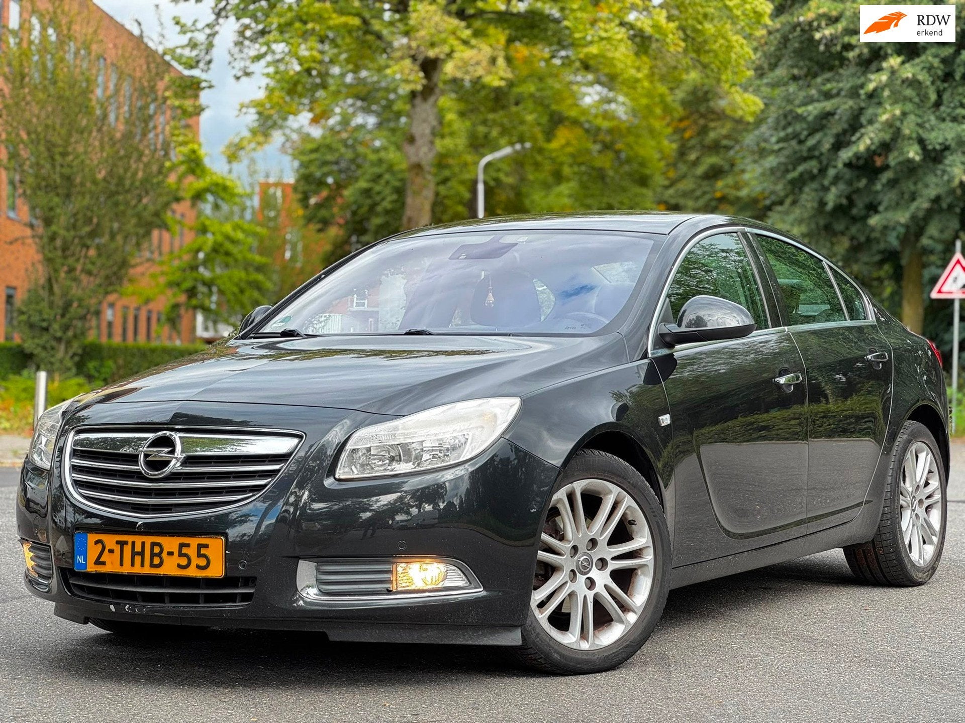 Opel Insignia 1.8 Cosmo, Auto's, Opel, Euro 5, Gebruikt, 4 cilinders, Zwart