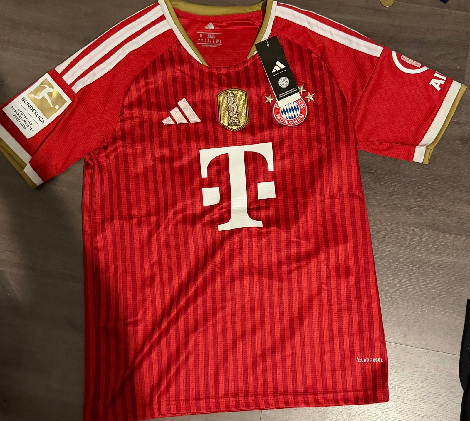 Saibari Bayern Munchen shirt maat S, Sport en Fitness, Voetbal, Maat S, Verzenden, Nieuw, Shirt
