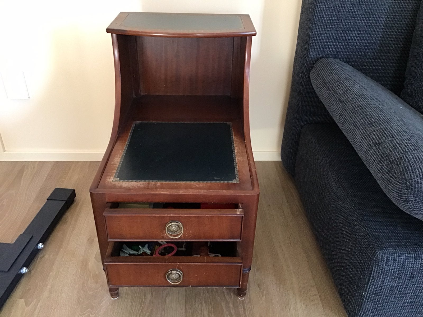Antiek telefoontafeltje, Antiek en Kunst, Antiek | Meubels | Tafels, Ophalen of Verzenden