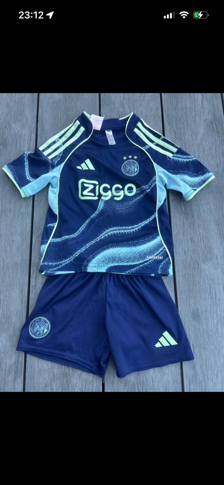 Ajax tenue draagmaat 98, Ophalen of Verzenden, Zo goed als nieuw, Jongen of Meisje, Sport- of Zwemkleding